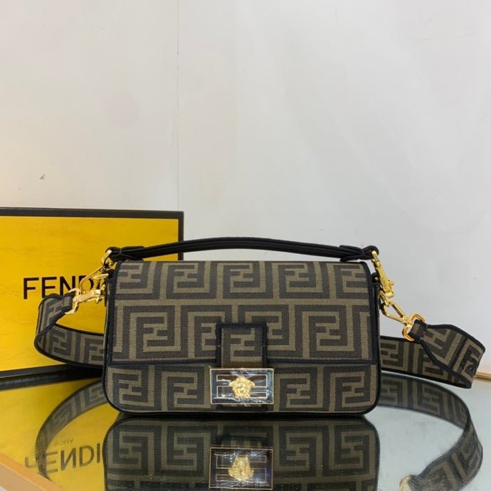 Bolso Baguette Mini Fendi