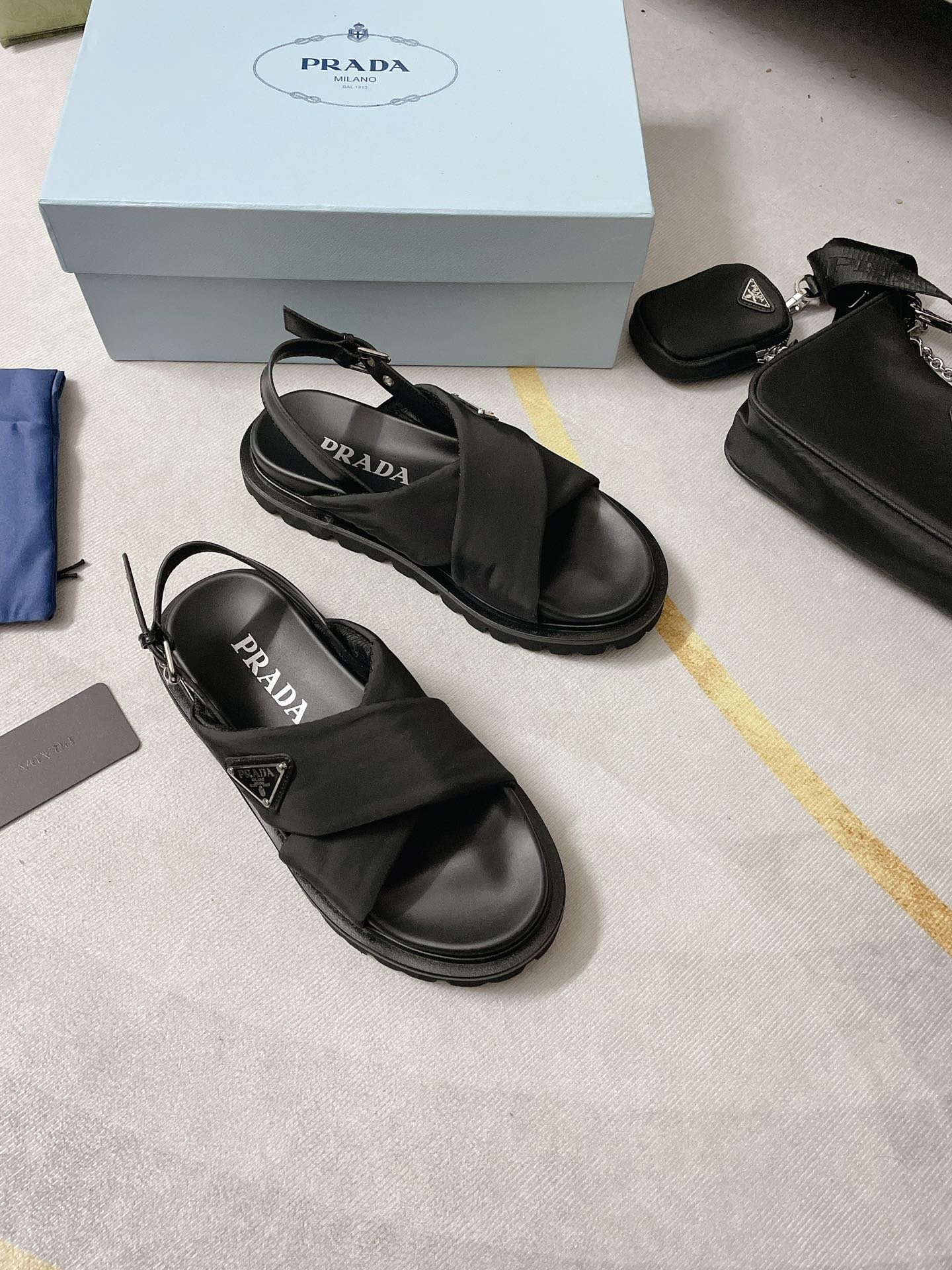 Sandalias de plataforma PRADA