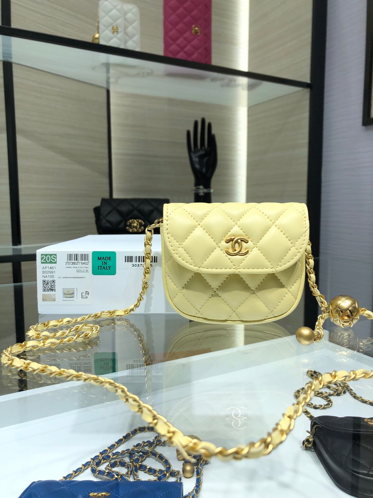 Cartera de mano con cadena Chanel