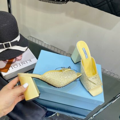 Sandalias de satén con plataforma y cristales PRADA