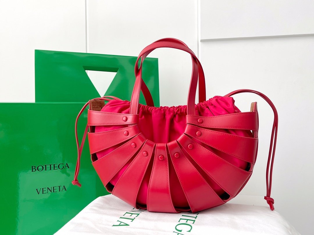 SHELL BOTTEGA VENETA