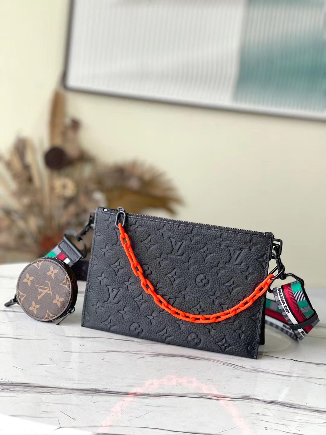 BOLSO IN THE LOOP Louis Vuitton