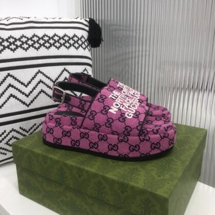 Sandalia con plataforma GG Gucci