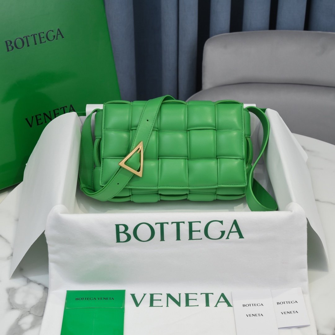 BOLSO CASSETTE AMOLADO BOTTEGA VENETA