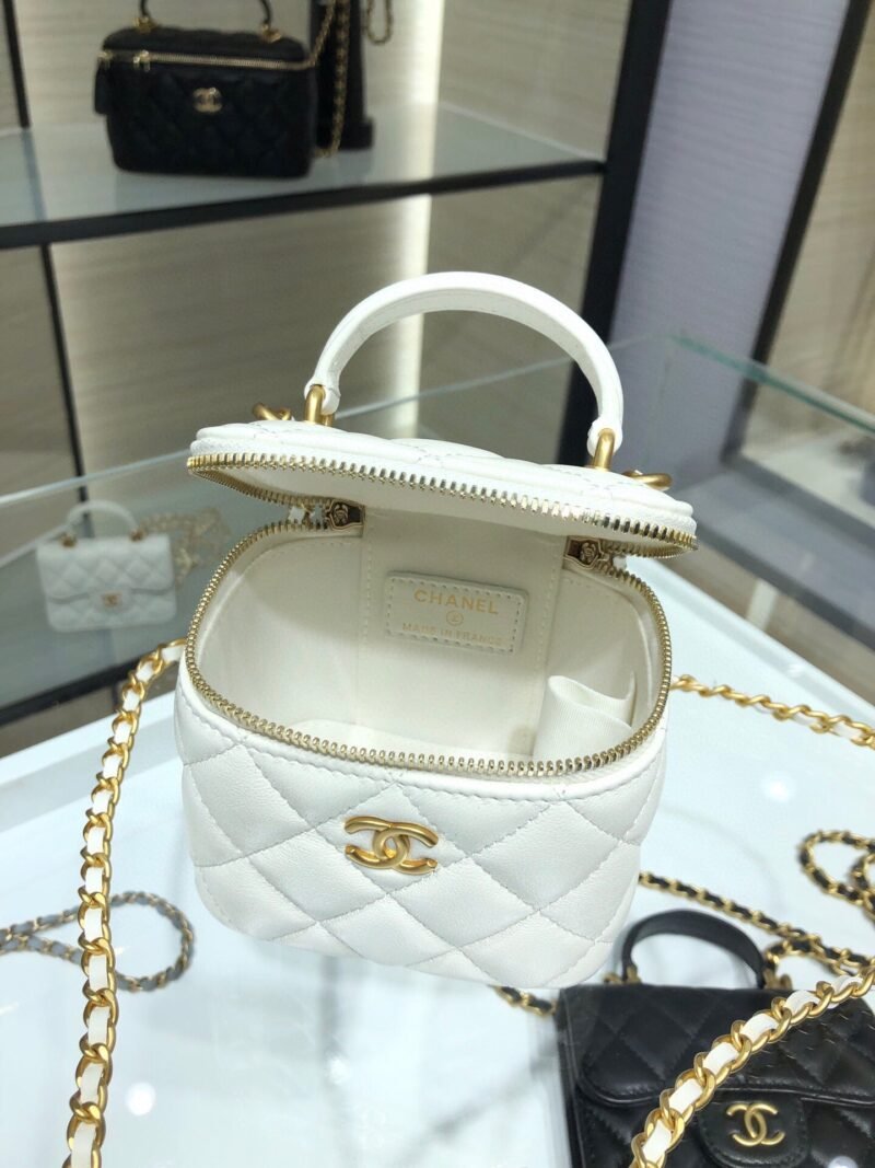 VANITY CASE PEQUEÑO CON CADENA CHANEL - Imagen 9