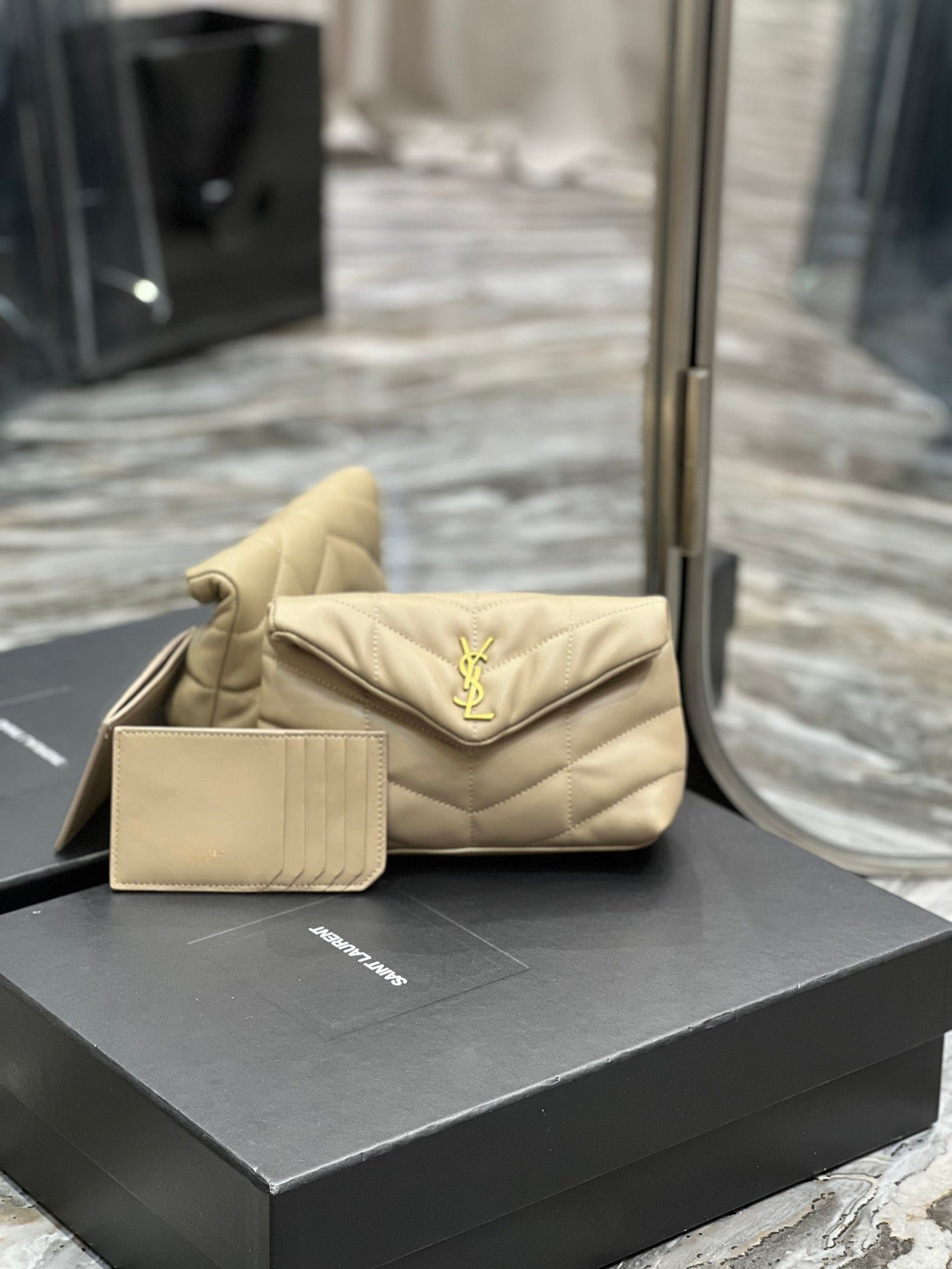 Bolso de hombro Mini LouLou Puffer YSL