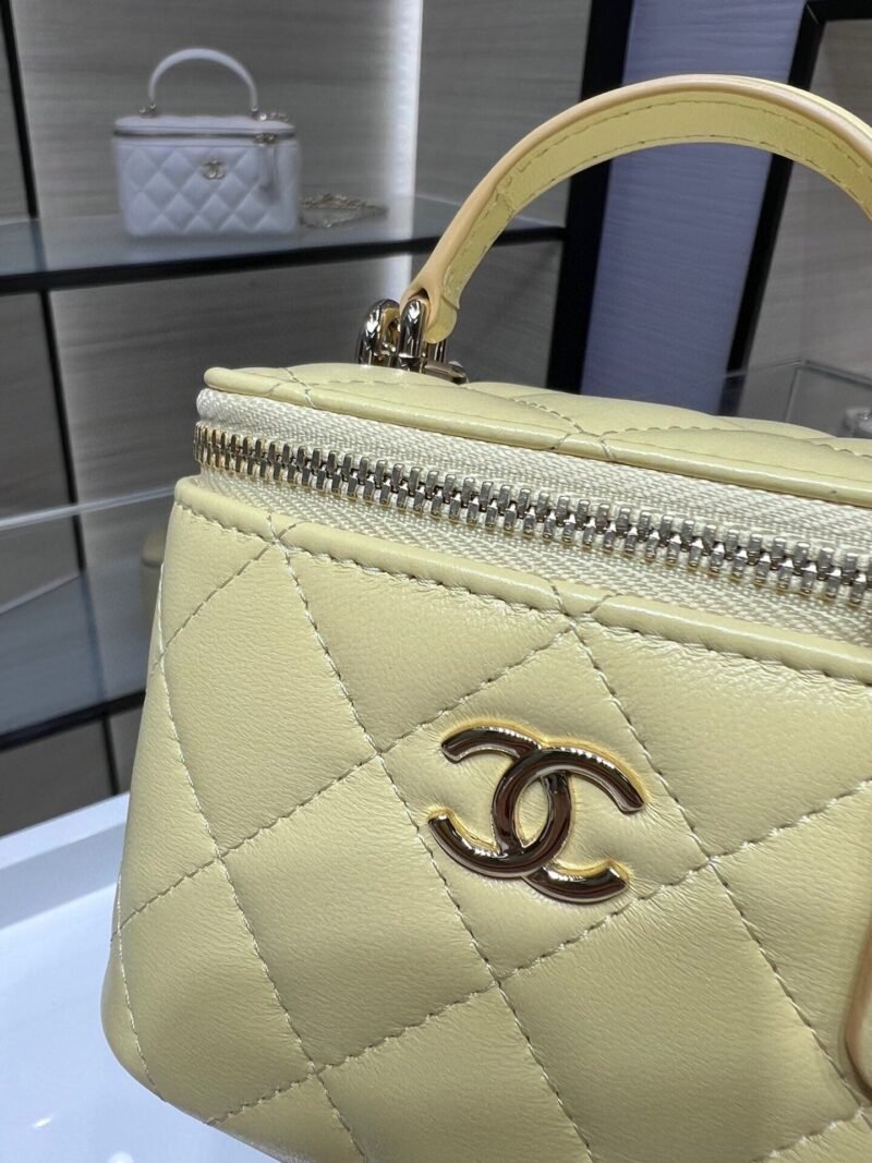 Vanity Case con cadena Chanel - Imagen 9