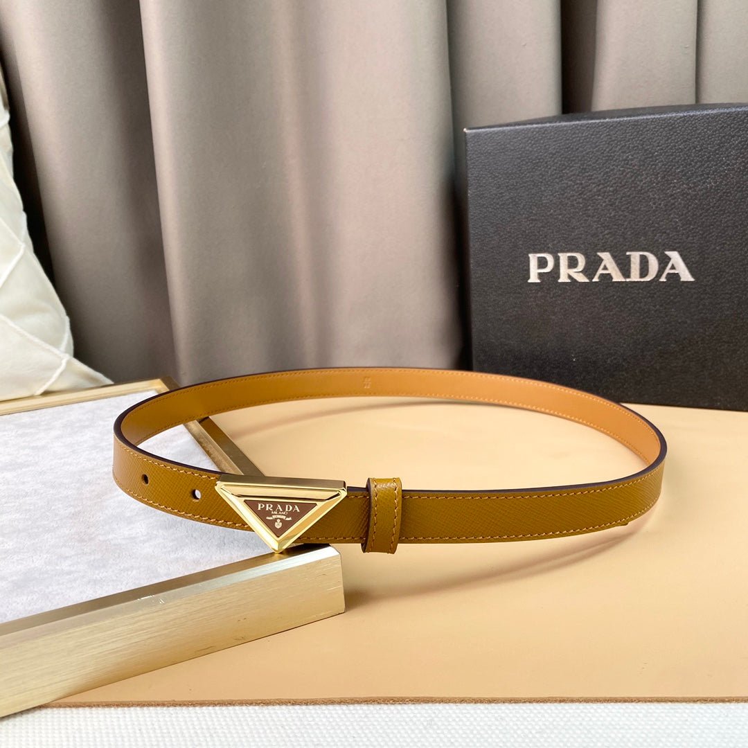 Cinturón de piel saffiano PRADA