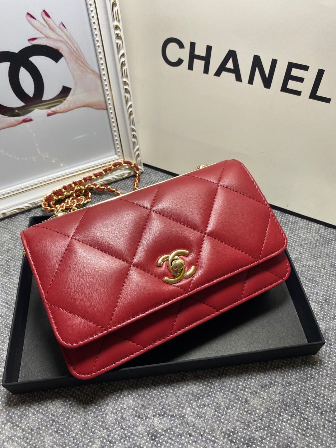 Cartera de mano con cadena Chanel