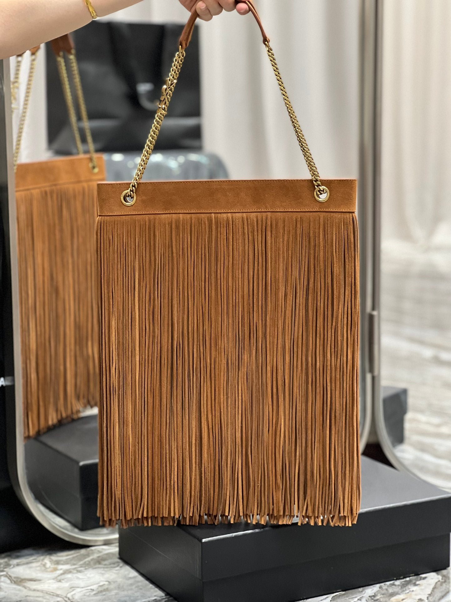 Bolso de hombro con detalle de flecos YSL