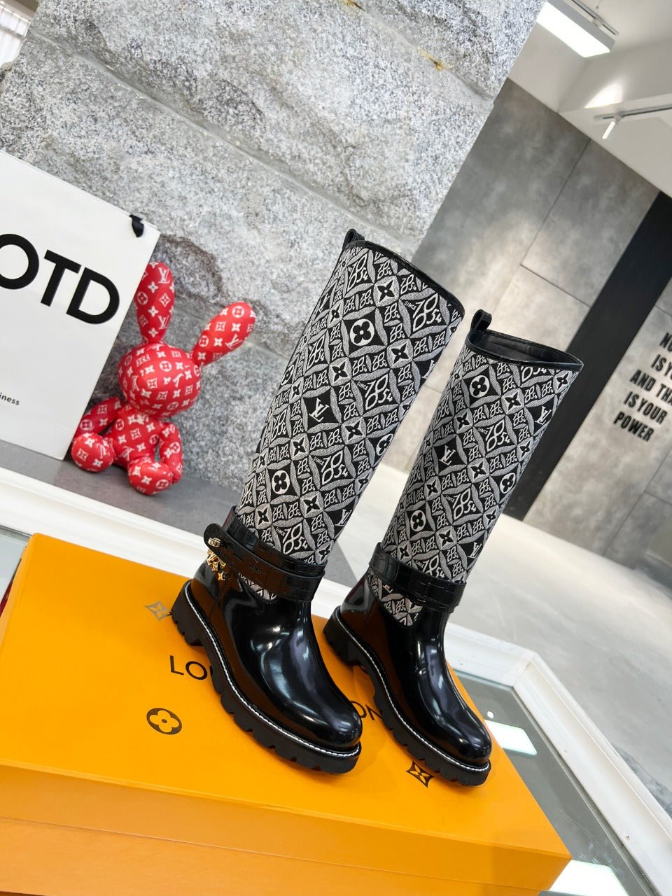 BOTAS DE AGUA METROPOLIS LOUIS VUITTON