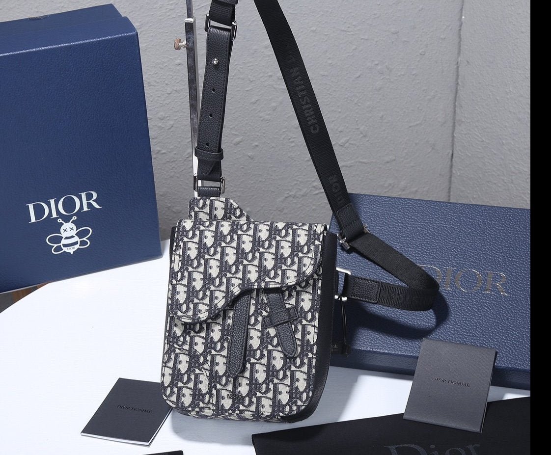 Pochette Saddle DIOR - KJ PLUS