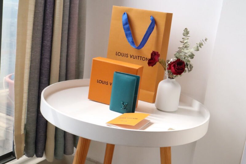 ORGANIZADOR DE BOLSILLO LV AEROGRAM Louis Vuitton