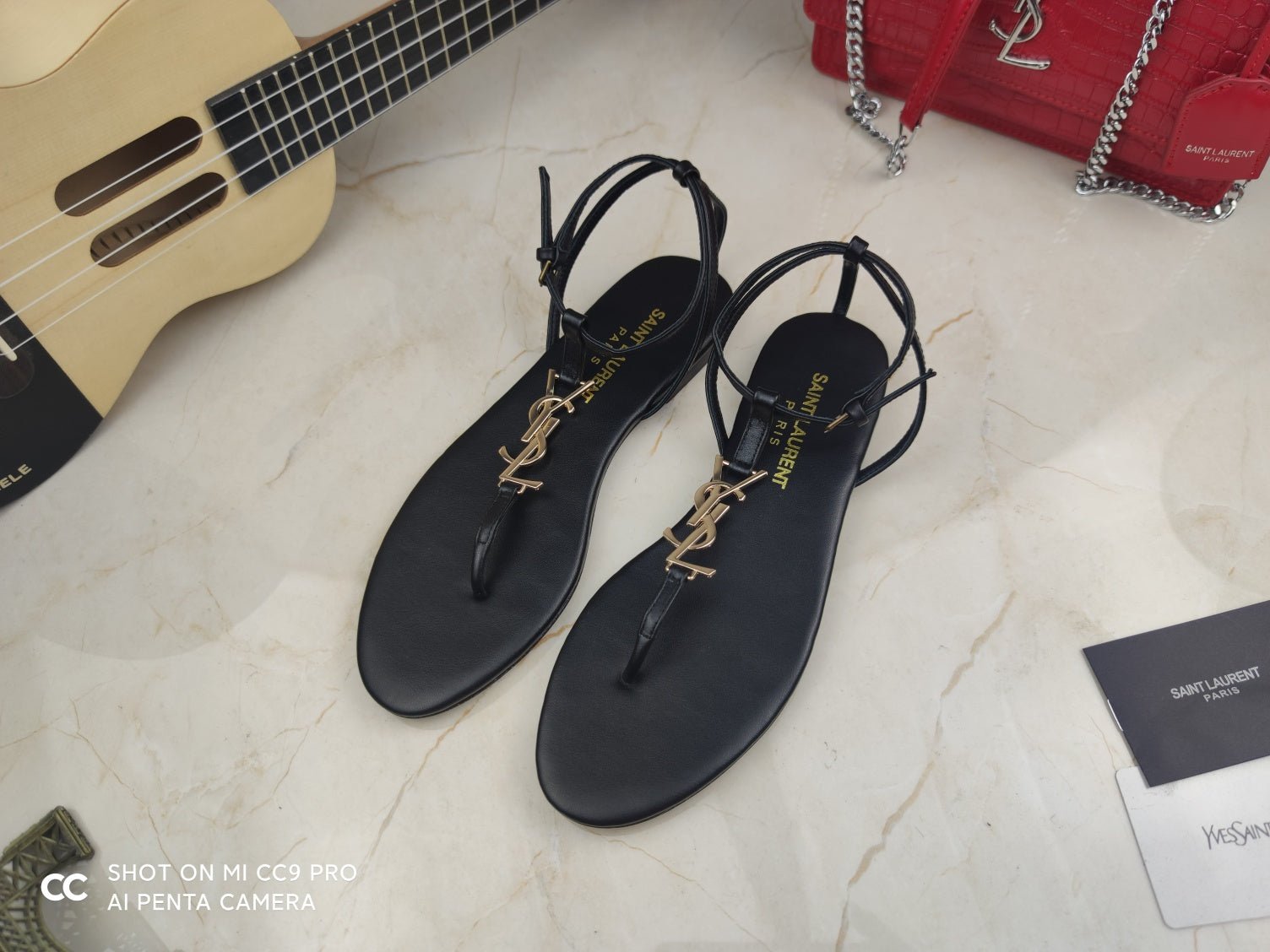 Sandalias Planas Cassandra Charol YSL