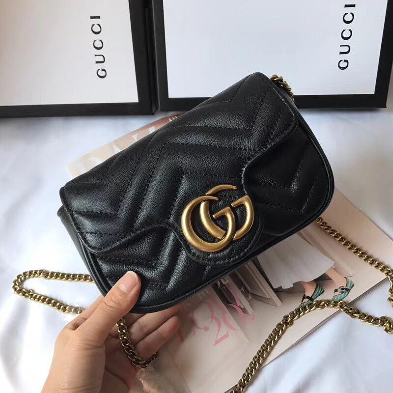 Microbolso GG Marmont de Piel Matelassé GUCCI