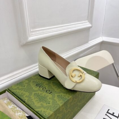 Zapato de salón Gucci Blondie de tacón medio