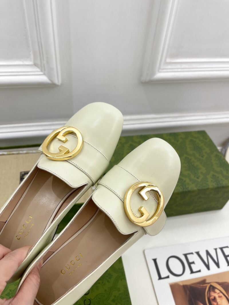 Zapato de salón Gucci Blondie de tacón medio - Imagen 8
