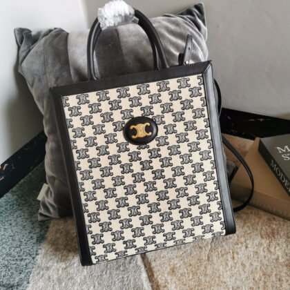 BOLSO CABAS VERTICAL DE TEJIDO CON BORDADO TRIOMPHE CELINE