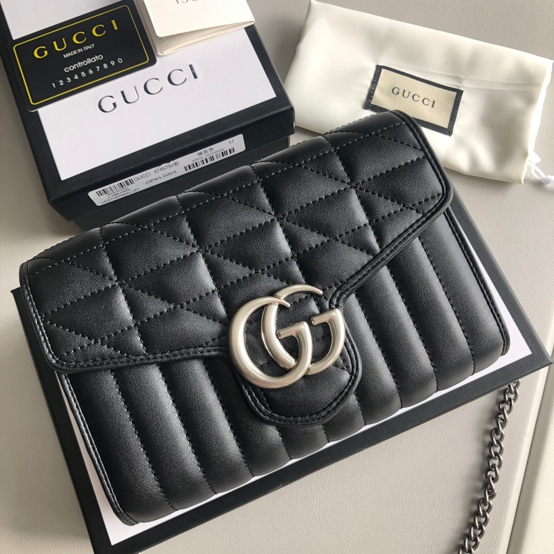 Bolso de hombro GG Marmont pequeño GUCCI