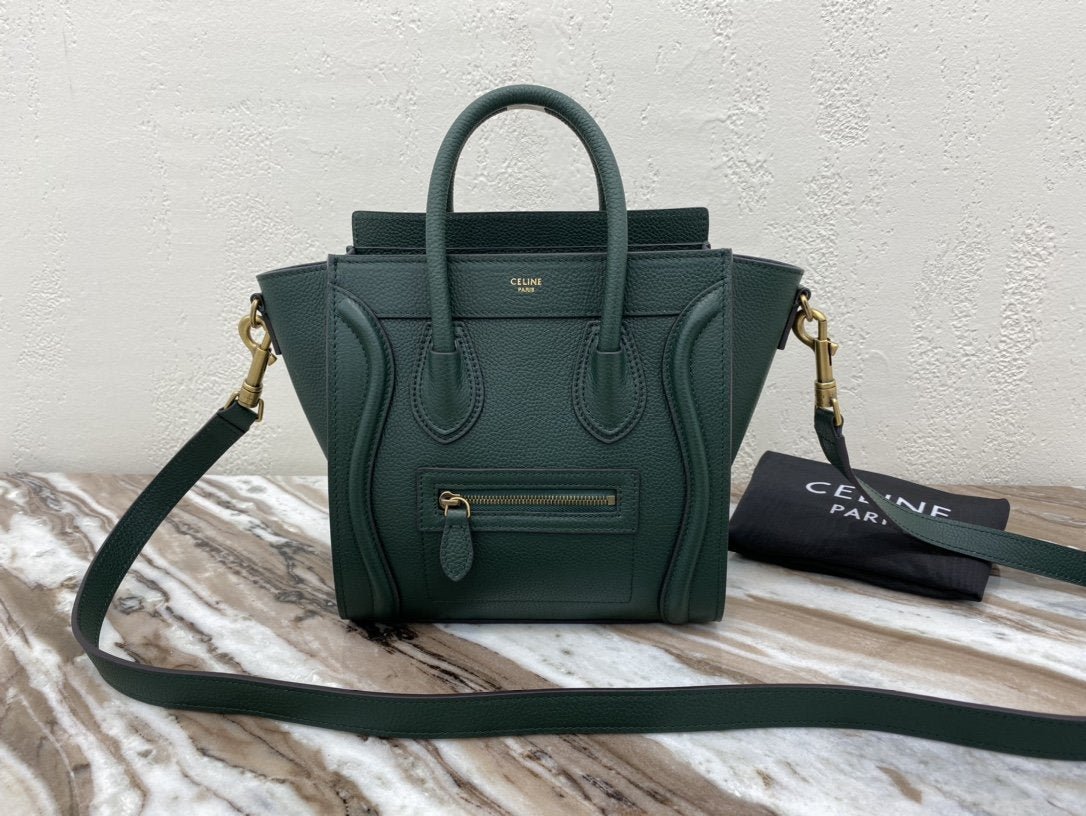BOLSO LUGGAGE NANO DE PIEL MARTILLADA CELINE