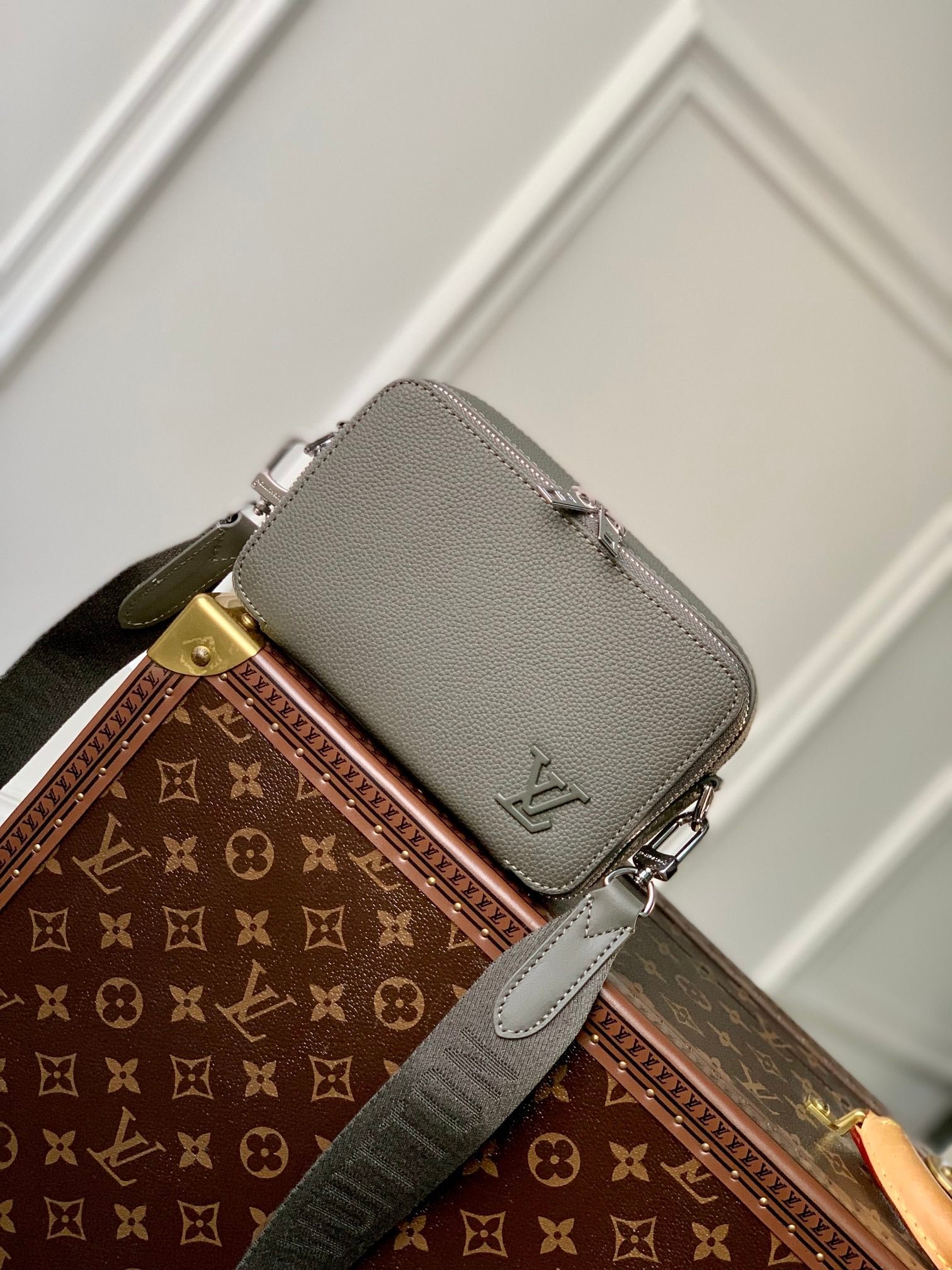 Cartera Alpha con bandolera LOUIS VUITTON