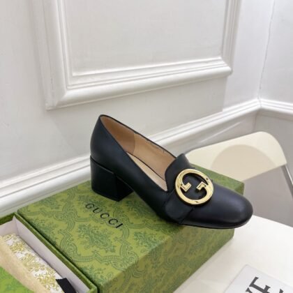Zapato de salón Gucci Blondie de tacón medio