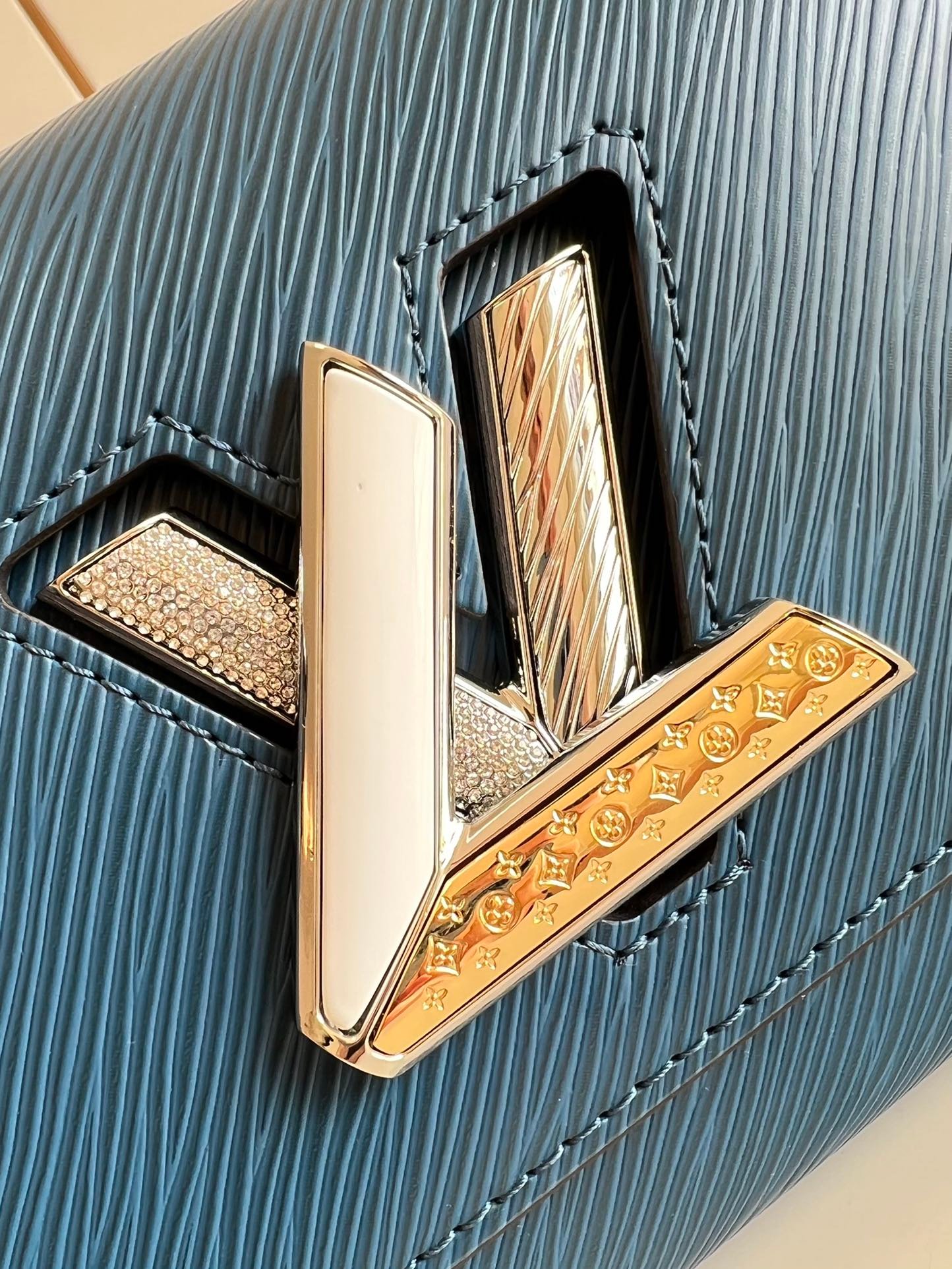 Bolso Twist PM con cadena Louis Vuitton - Imagen 7