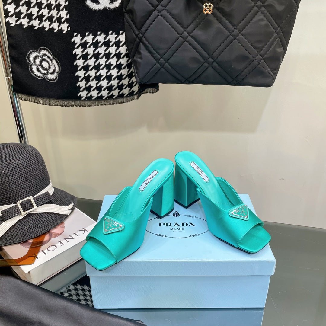 Sandalias de satén de tacón alto PRADA