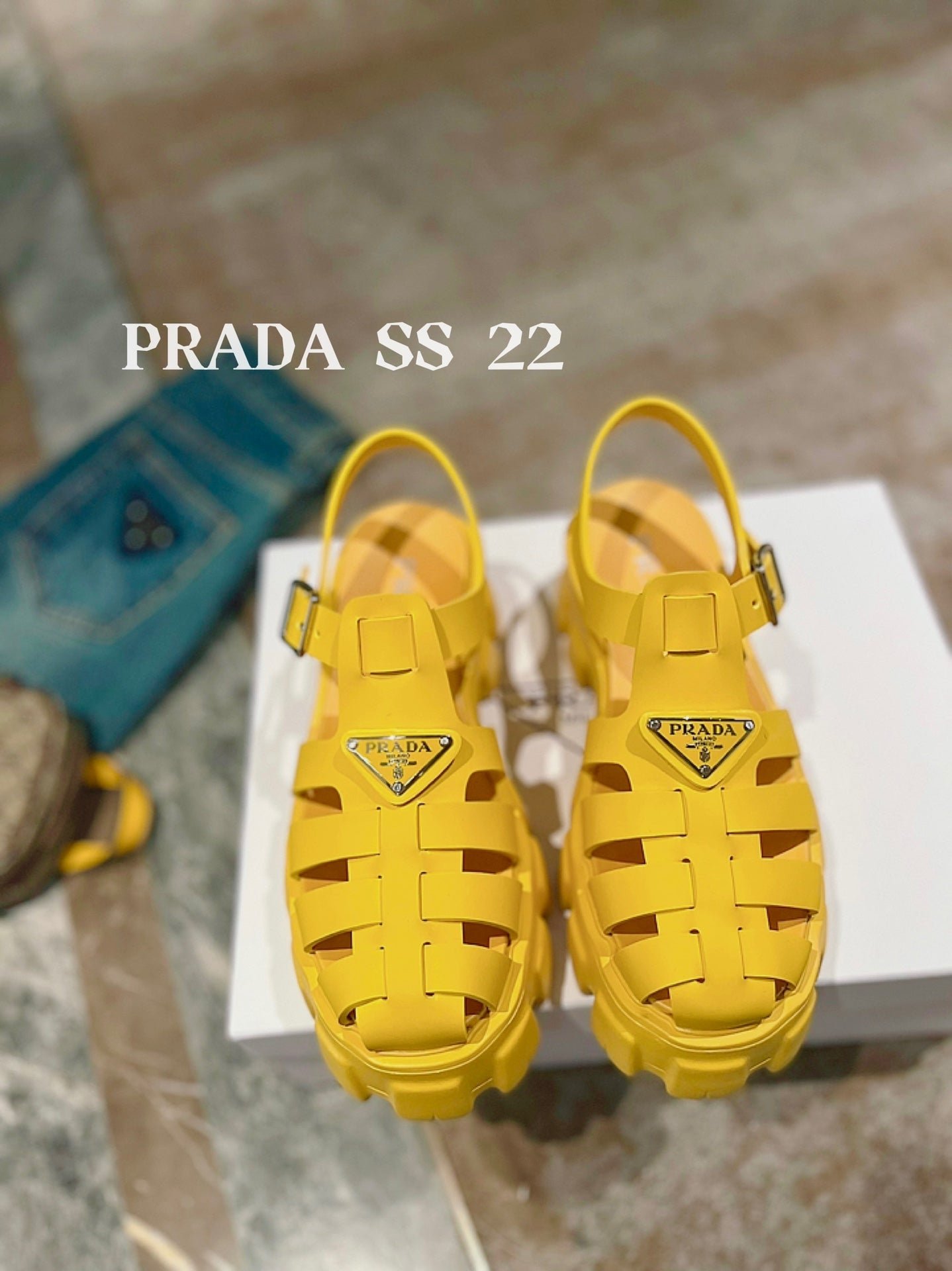Sandalias Monolith en goma PRADA