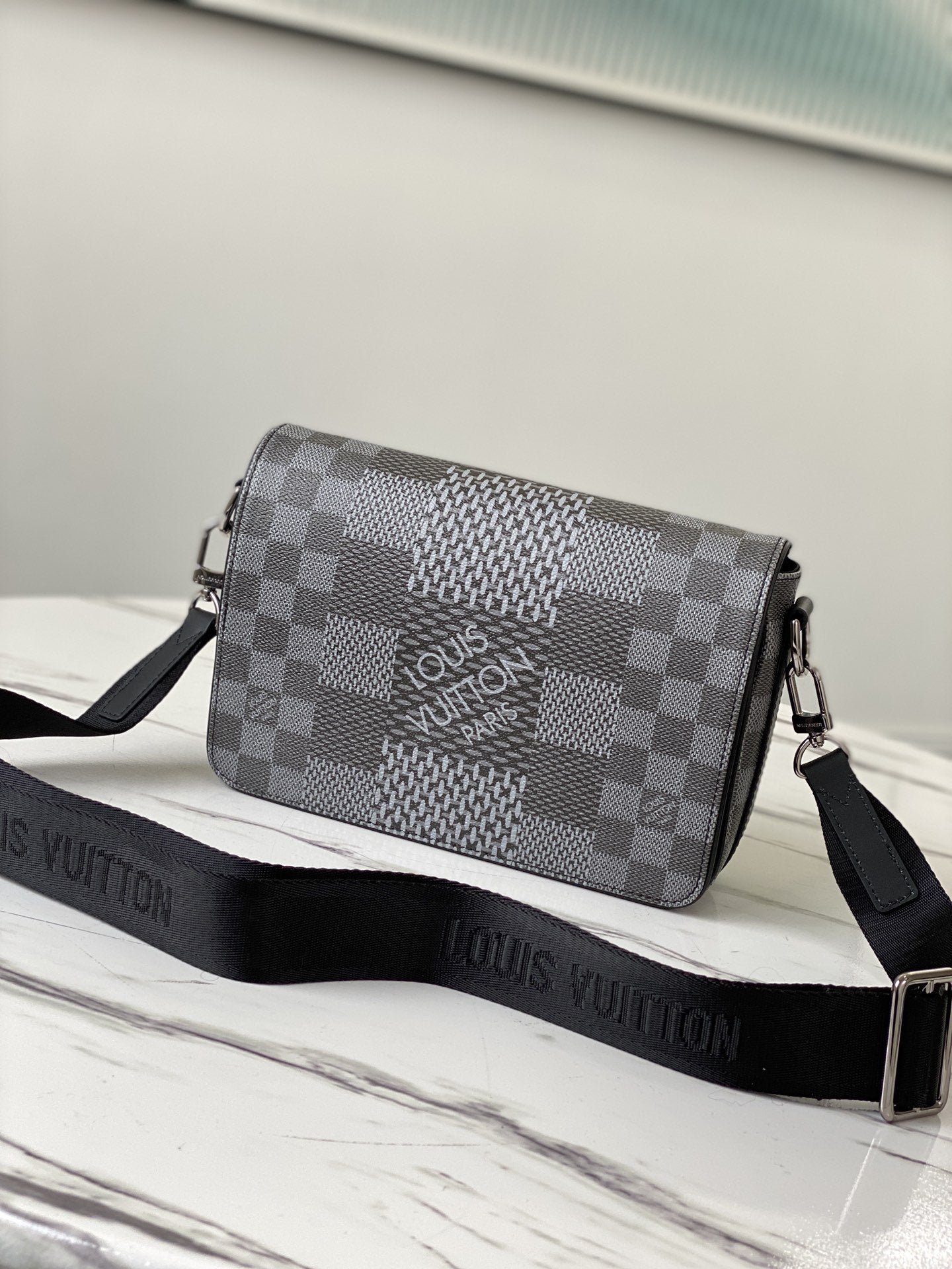 BOLSO MESSENGER STUDIO Louis Vuitton