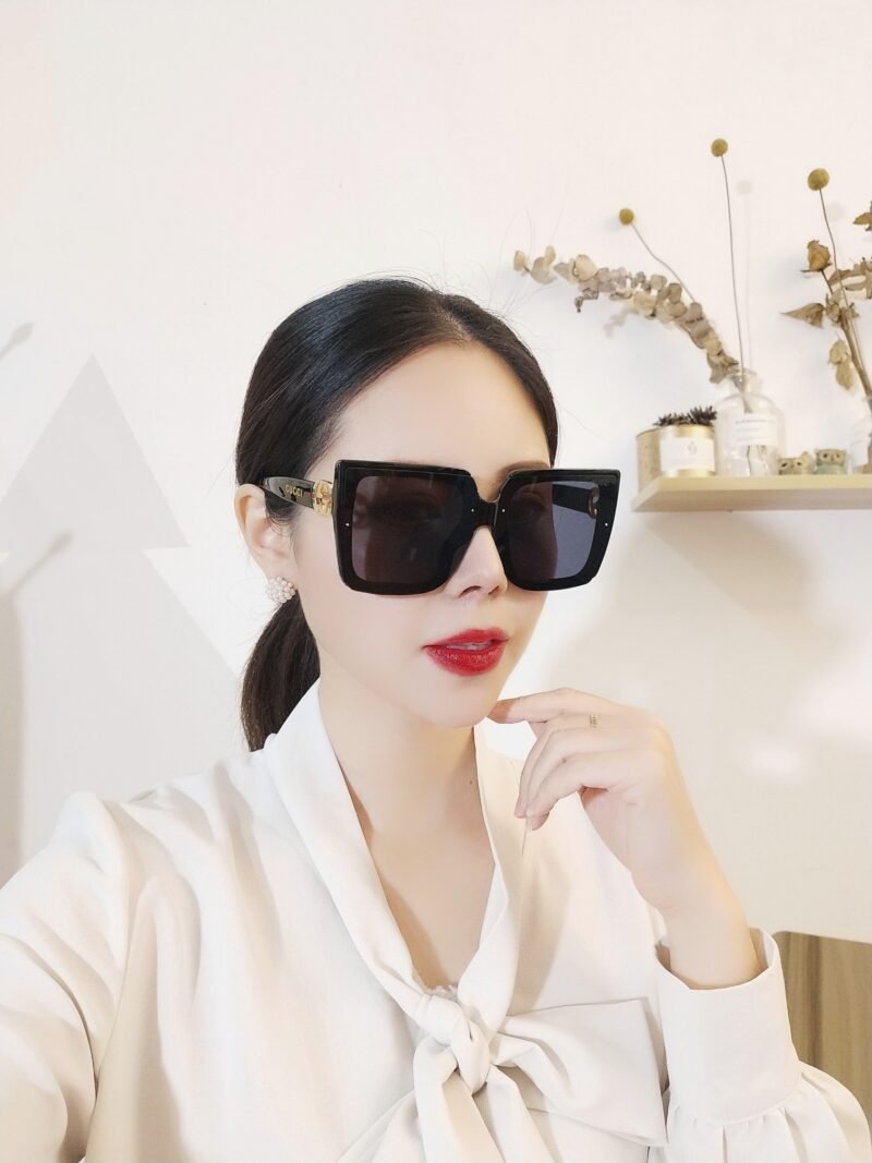 Gafas de sol cuadradas GUCCI - Imagen 4