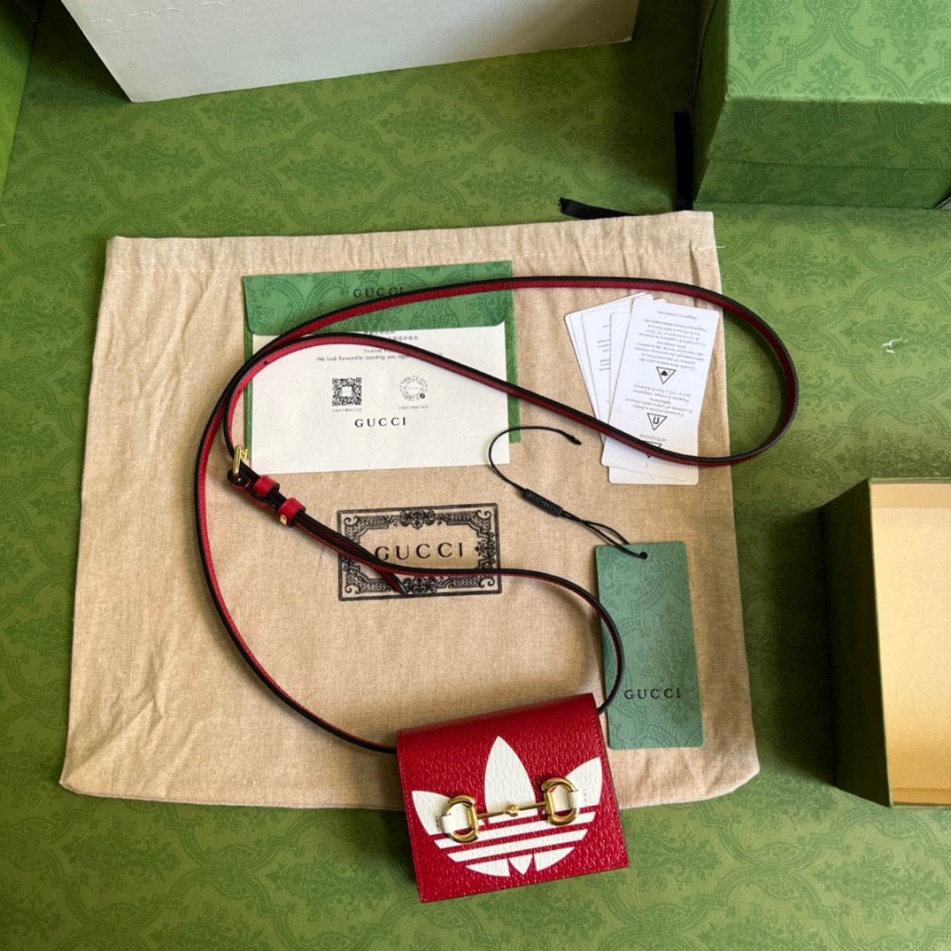 Tarjetero adidas x Gucci con Horsebit