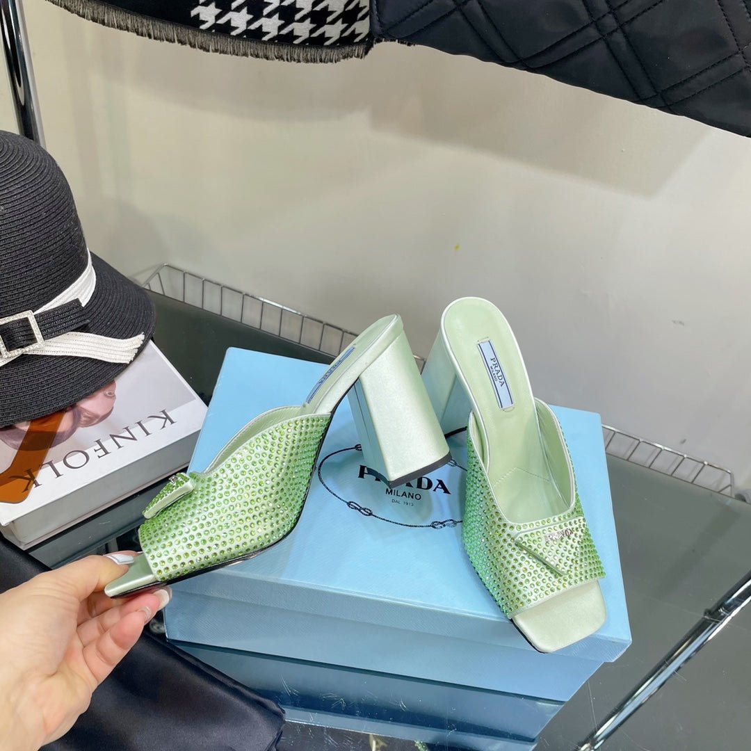 Sandalias de tacón de satén con cristales PRADA