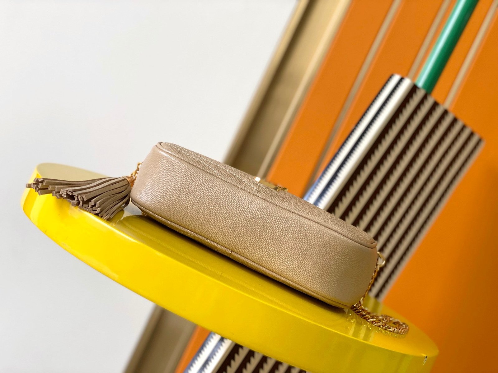 MINIBOLSO LOU DE PIEL ACOLCHADA YSL - Imagen 2