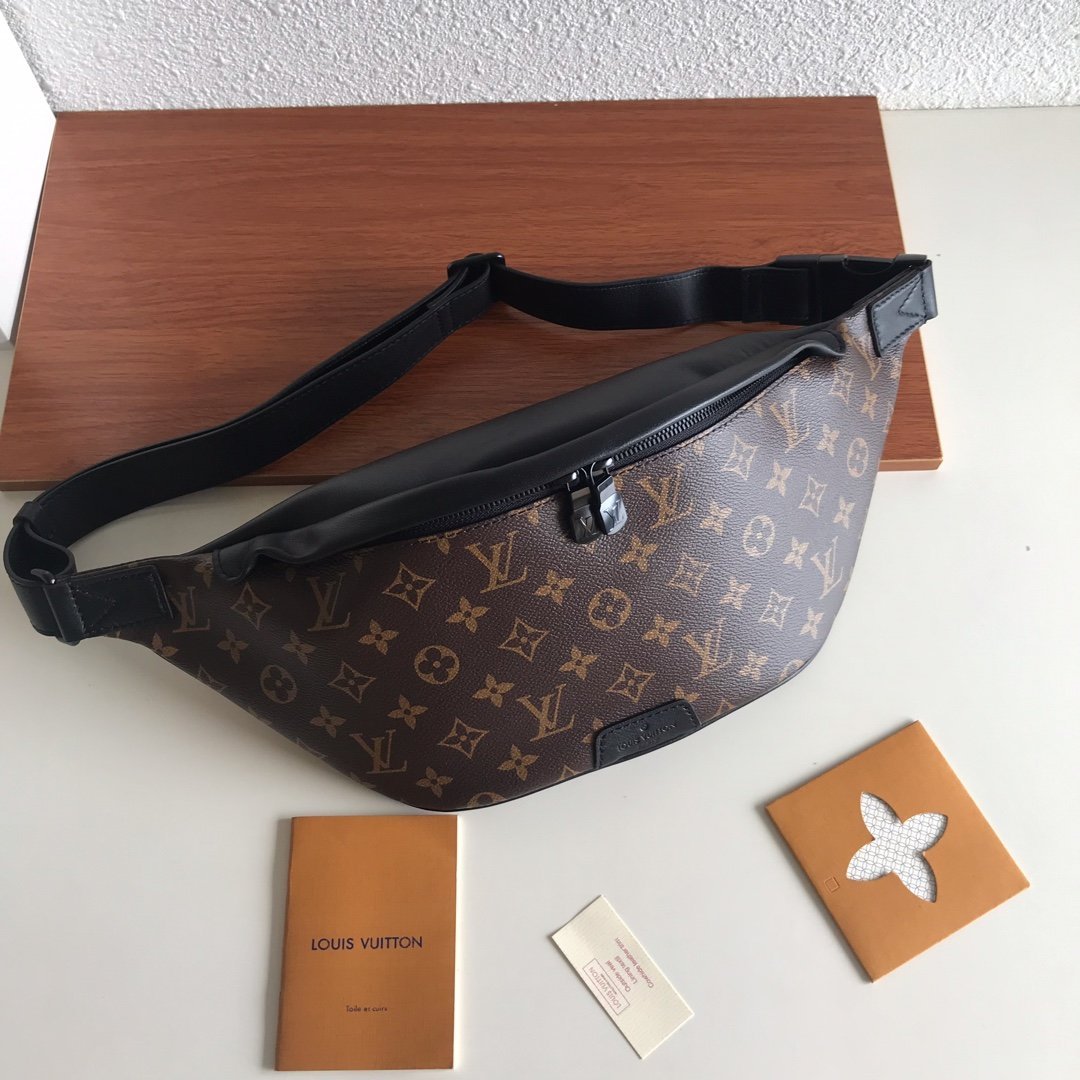 RIÑONERA DISCOVERY Louis Vuitton