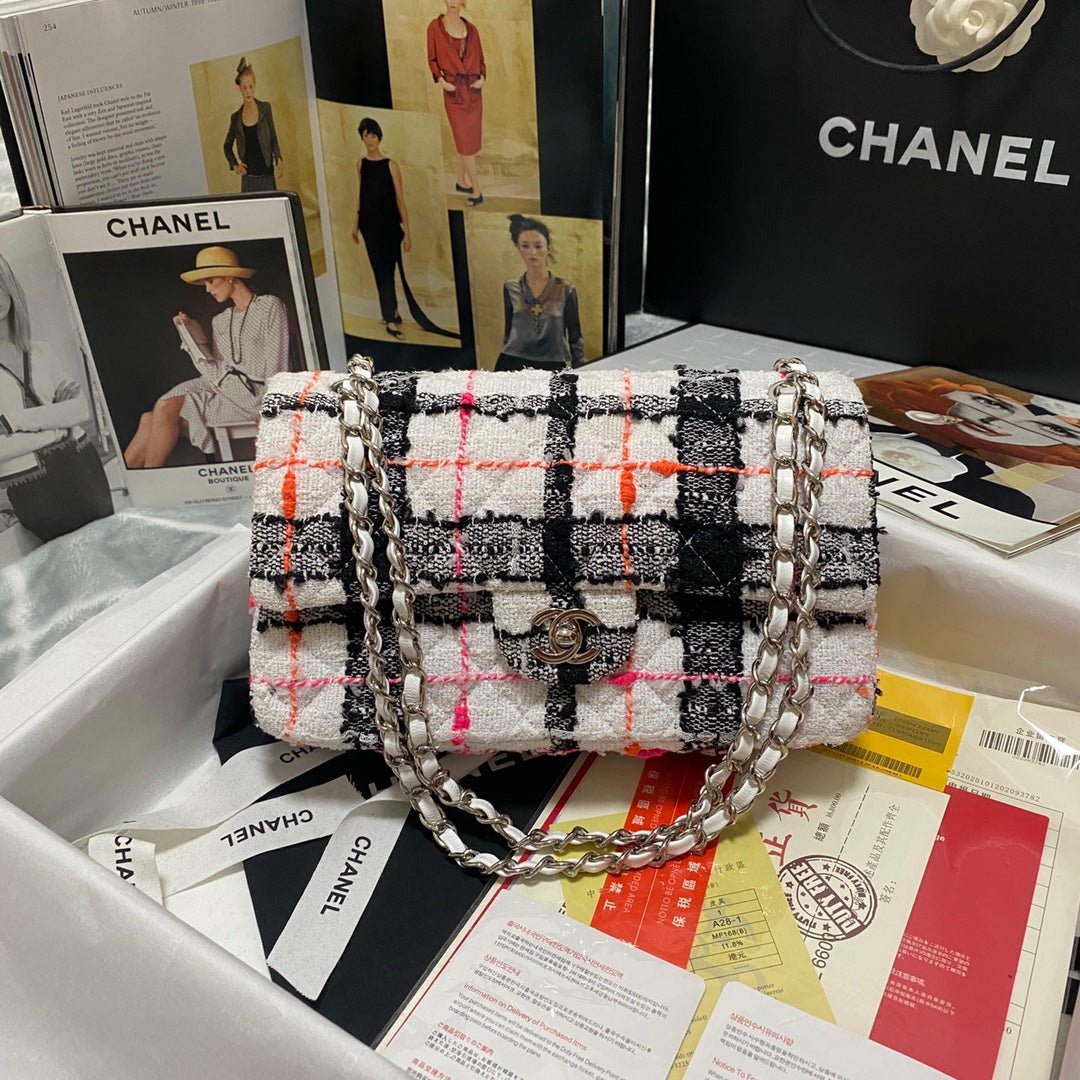 Bolso grande con solapa Chanel