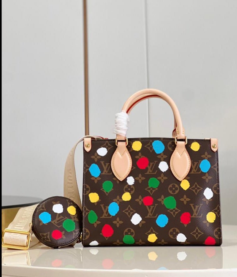 LV x YK Bolso OnTheGo PM Louis Vuitton