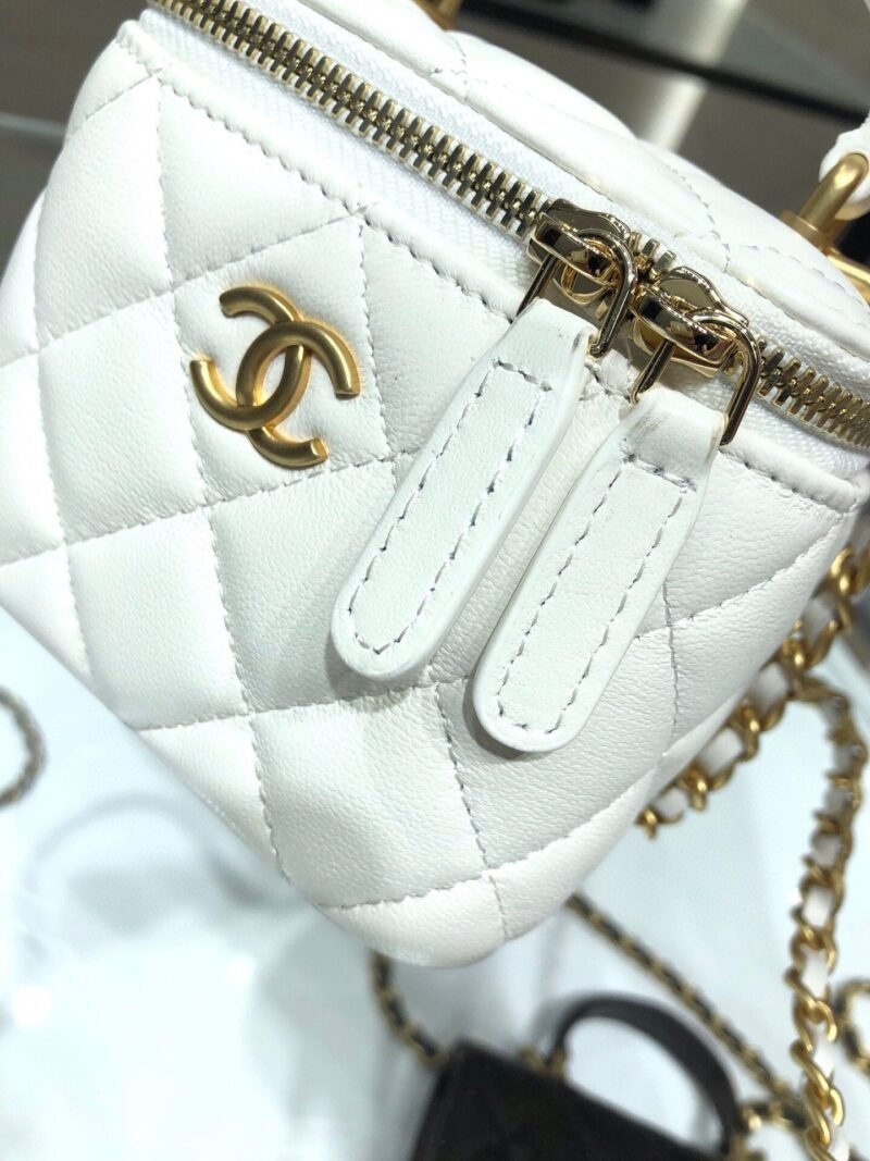 VANITY CASE PEQUEÑO CON CADENA CHANEL - Imagen 5