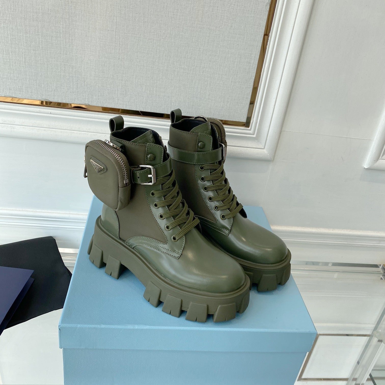 Botas Monolith de nylon y piel PRADA