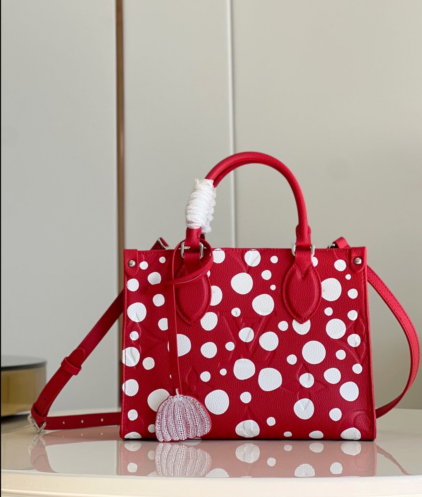 LV x YK Bolso OnTheGo PM Louis Vuitton