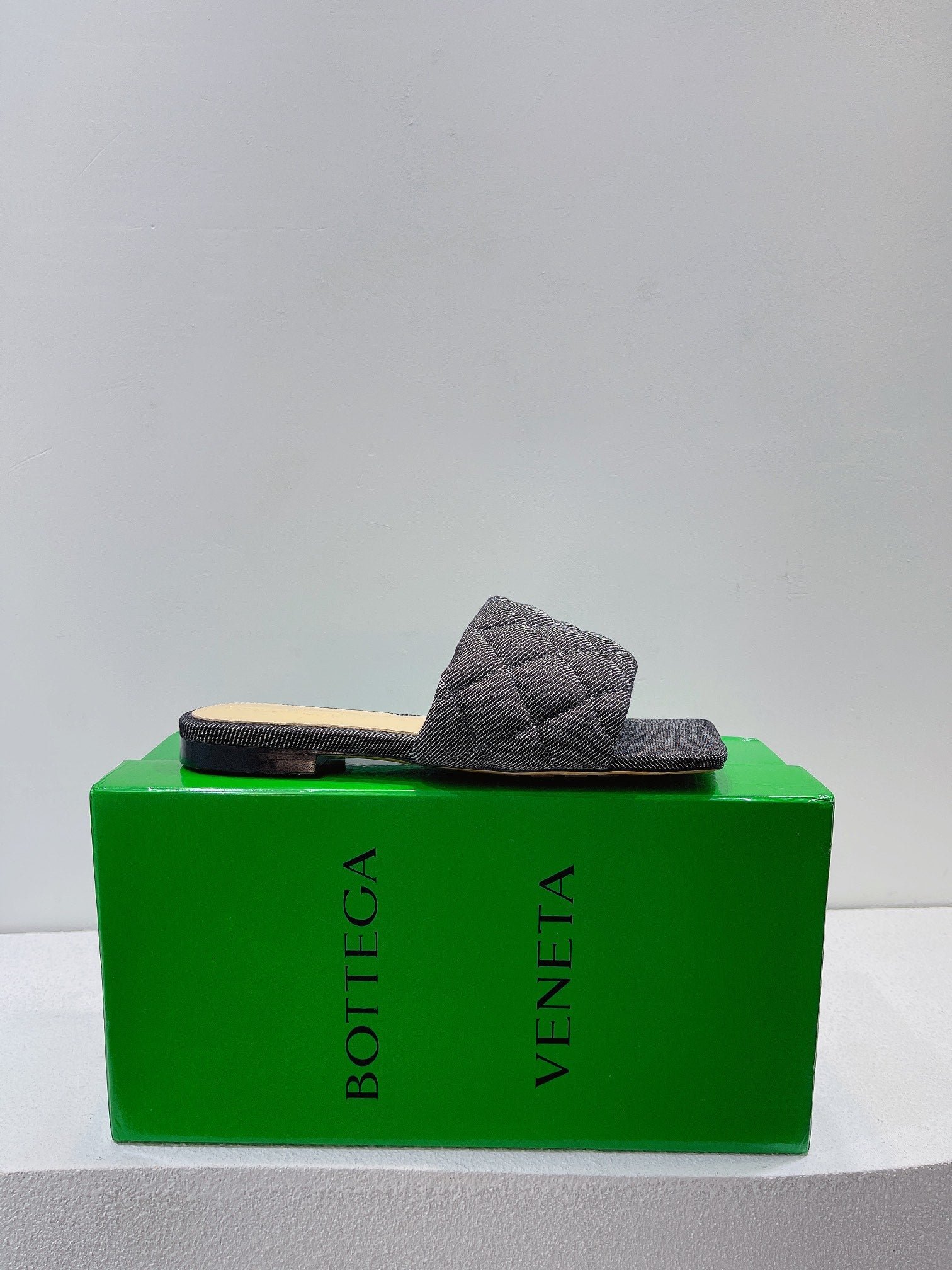 Sandalia Plana Acolchada BOTTEGA VENETA