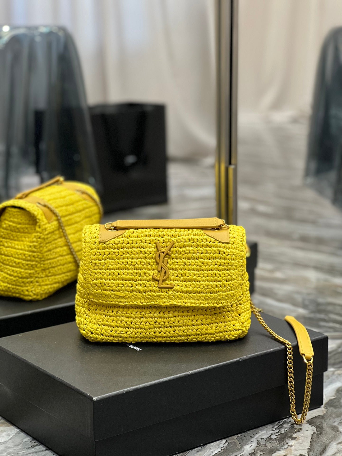 Bolso mediano con cadena Niki YSL