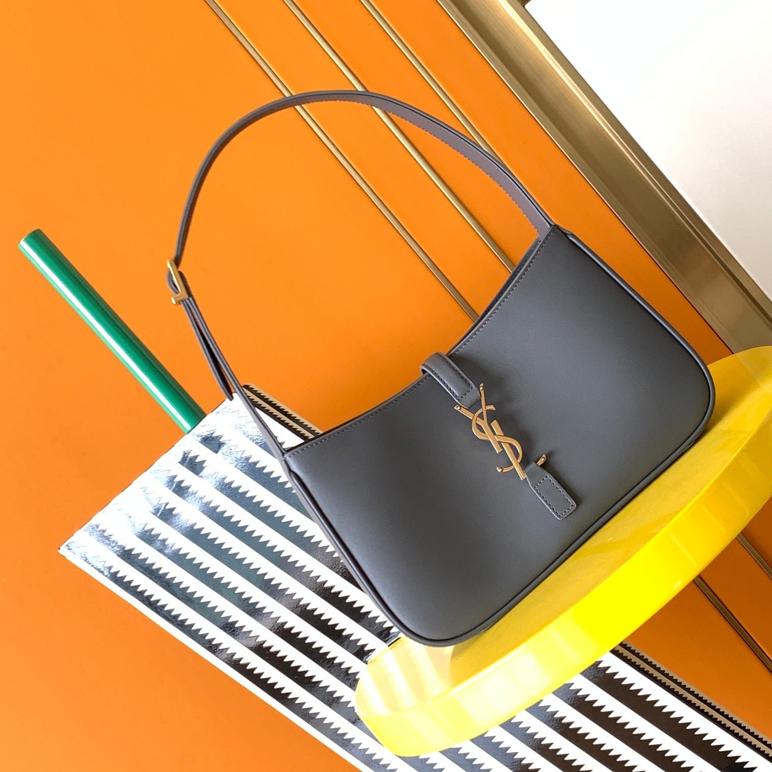 Bolso estilo hobo le 5 à 7 YSL