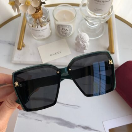Gafas de sol cuadradas GUCCI x NEW ERA