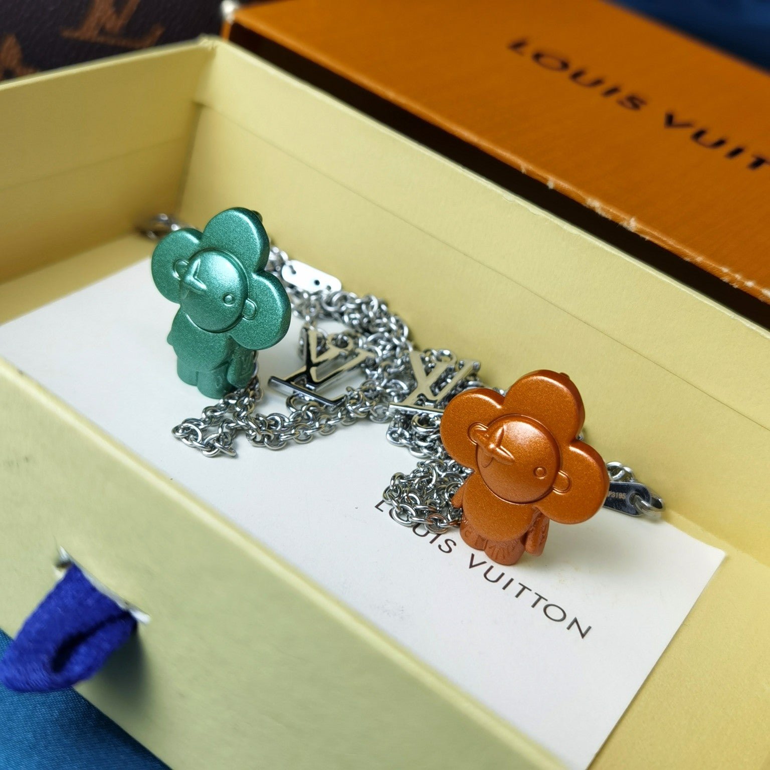 Colgante Vivienne grande Louis Vuitton - Imagen 4