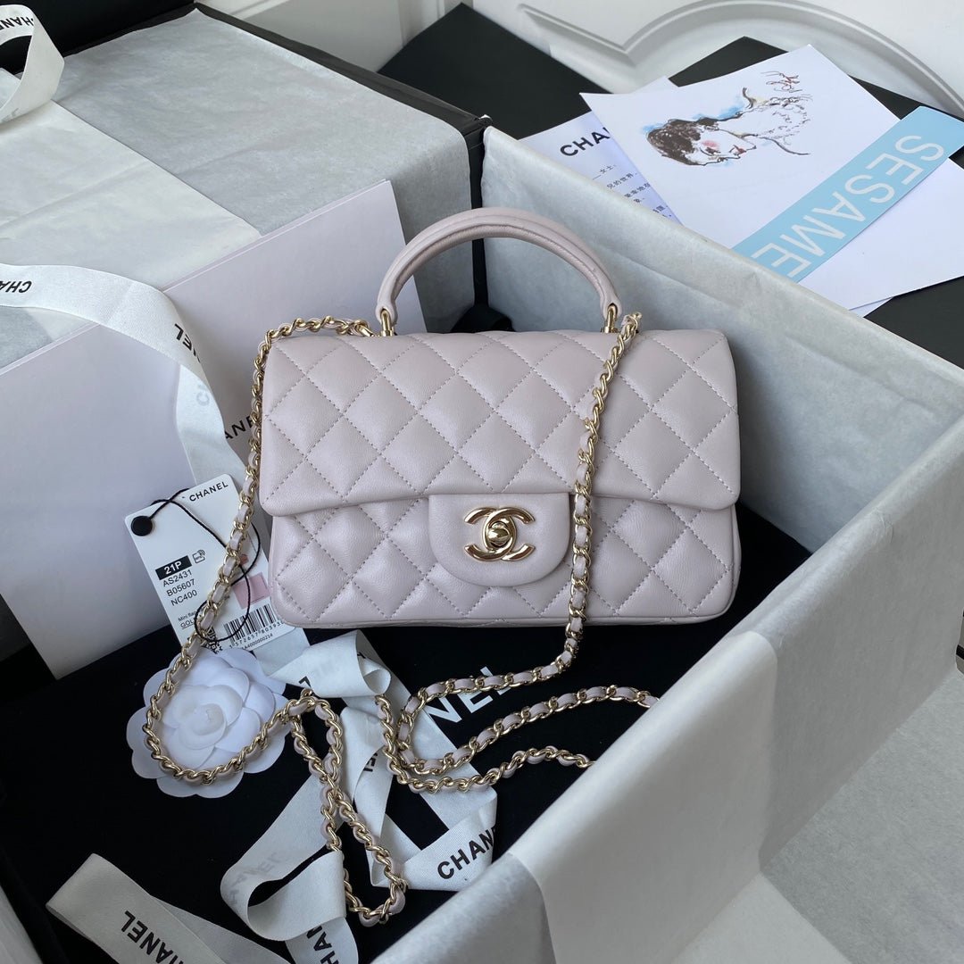 BOLSO PEQUEÑO CON SOLAPA Y ASA DE MANO CHANEL