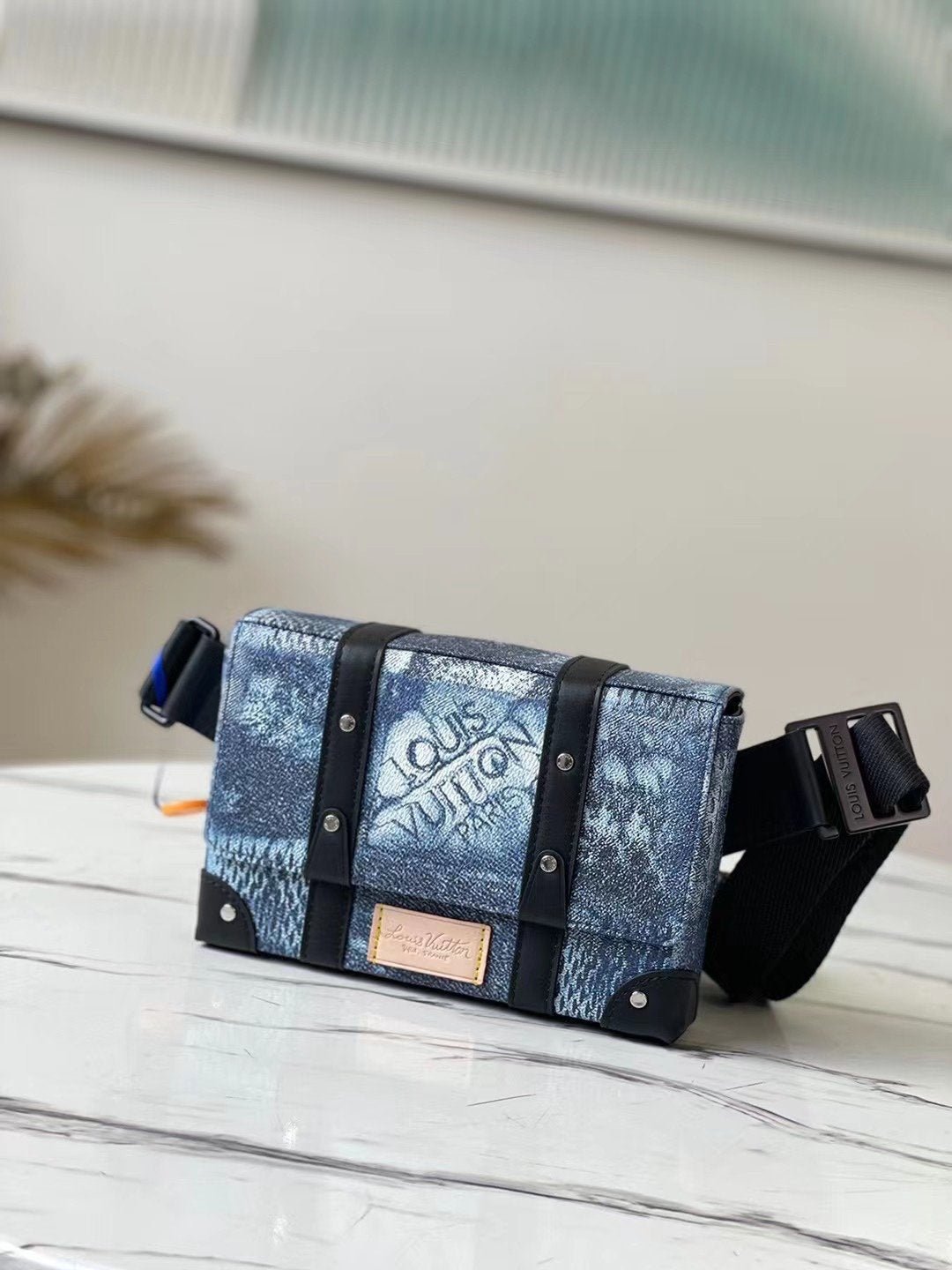 BOLSO TRUNK SLINGBAG Louis Vuitton