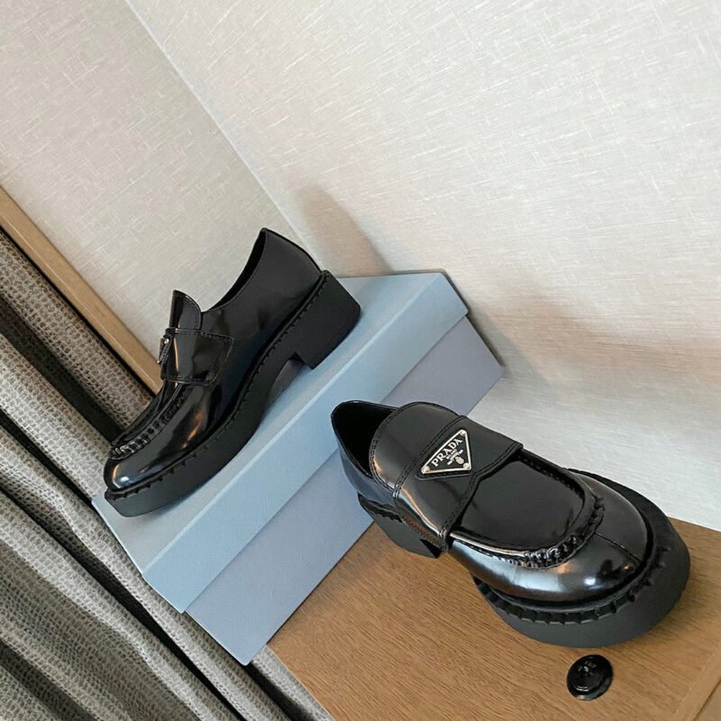Mocasines de piel cepillada PRADA - Imagen 3