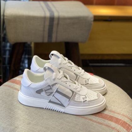 ZAPATILLA VL7N DE PIEL Y CINTAS VALENTINO GARAVANI
