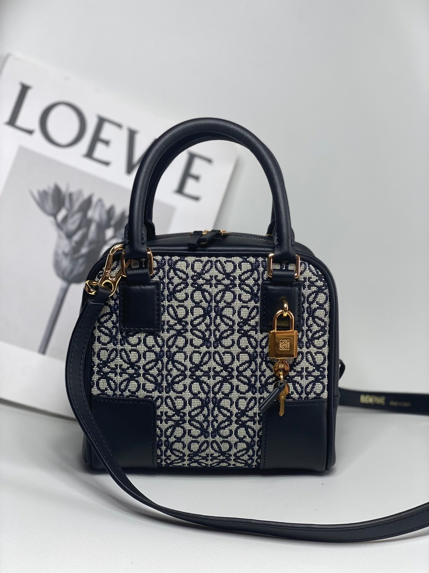 Bolso Amazona 16 Square mini LOEWE